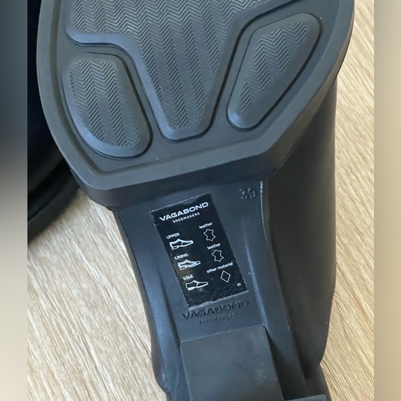 VAGABOND Black Leather Edwina Heeled Mules - Picture 5 of 5